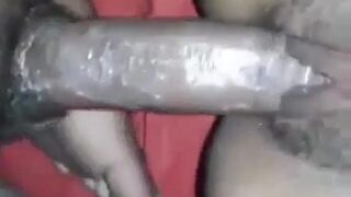 Bengali couple hain, garam hain aur ghar pey sex video bana rahe hain.