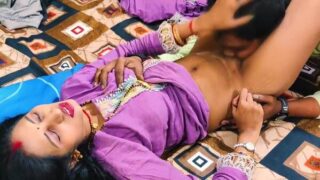 Ek banda apni married ex-lover bhabhi se milne jaata hai aur last time ke liye chudai karta hai.