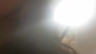Ek desi Gujarati wife hotel room mein chudai kar rahi hai, leaked MMS