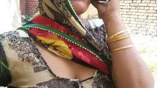 सेक्सी बिहारी मजदुर आंटी के नुदे चुत पिक्स