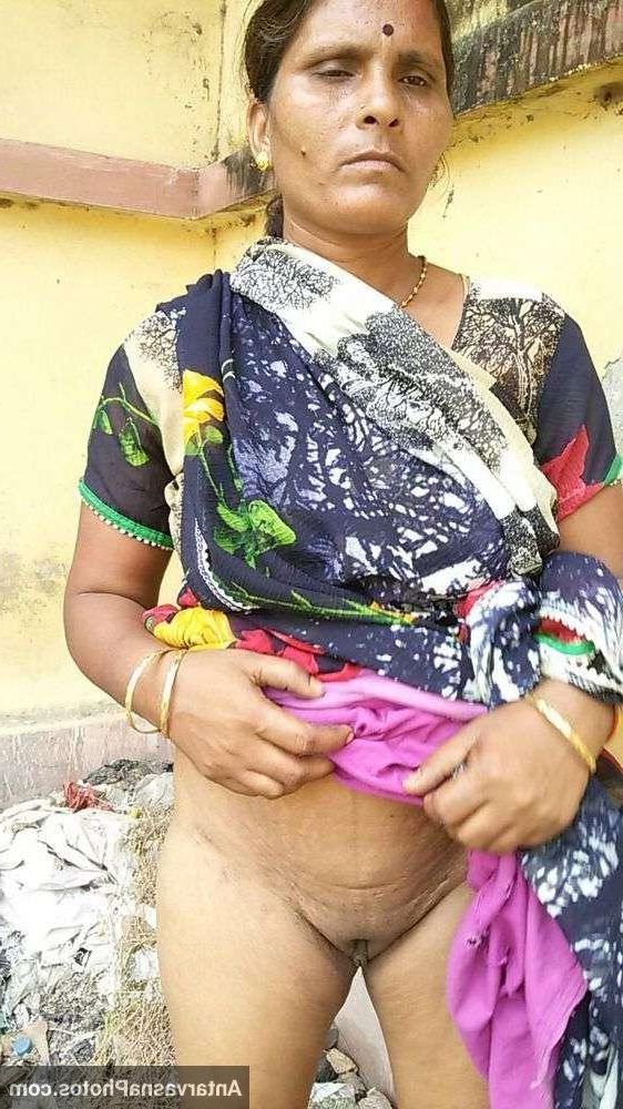 सेक्सी बिहारी मजदुर आंटी के नुदे चुत पिक्स