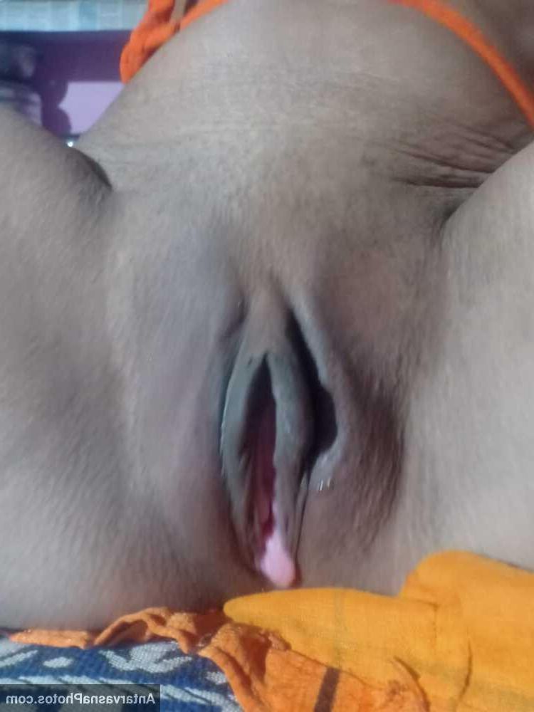 कामवाली की सेक्सी देसी चुत के नंगे फोटोज