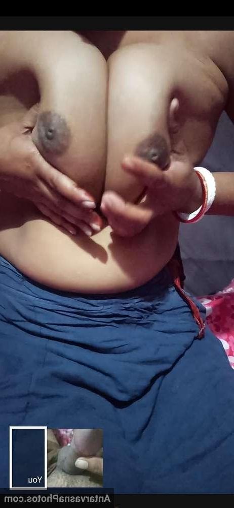 नुदे वीडियो कॉल में देहाती भाभी ने चूत दिखाई