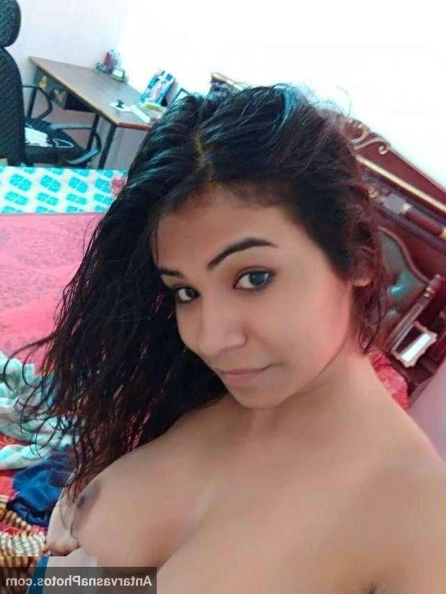 देसी माल भाभी के बिग बोओब्स और चुत के क्सक्सक्स फोटोज