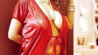 सेक्सी इंडियन बब्व आंटी ने निघ्त्य स्त्रिप्पिंग की