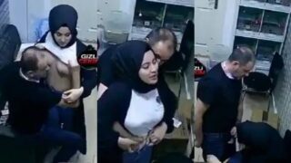 Hot Turkish store mein kaam karne waali ladki ke boobs manager ne suck kiye aur usse BJ karwaya.