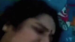 Kerala ki NRI wife ka blowjob aur fucks jabki cuck husband call pe hai.