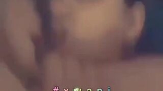 Mast Punjabi biwi ke fluffy boobs, ek horny pati dwara chuse ja rahe hain, xxx video.