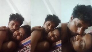 Mirzapur ke desi gaon ka couple chudai karte hue record kar raha hai