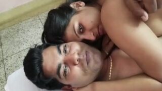 Newly married couple honeymoon pe kiss aur fuck karte hue xxx clip
