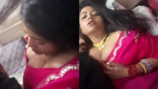 Newlywed, bade bade boobs wali Dhaka ki wife saree mein, husband se chudwayi.