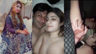 Pakistani TikToker ki garam video leak hui, jismein woh apne boyfriend se intimate ho rahi hai aur fuck ho rahi hai.