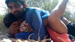 Gaon Ki Bhabhi Ko Khet Me Le Jake Pela