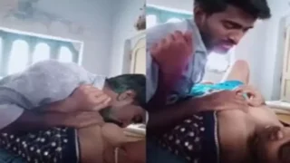Marathi wife ke boobs collage ne suck kiye